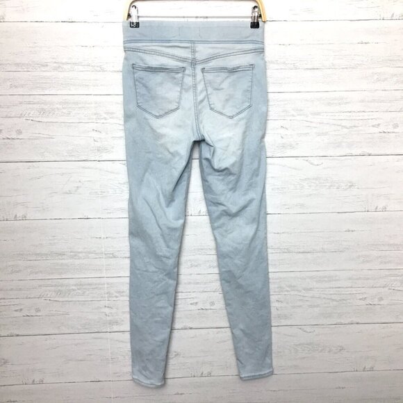 Old Navy Women's Jeans Rockstar Pull On Elastic Waist Straight Leg Light Wash 2T - Picture 2 of 8